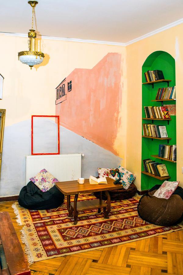Patio Hostel Tbilisi ภายนอก รูปภาพ