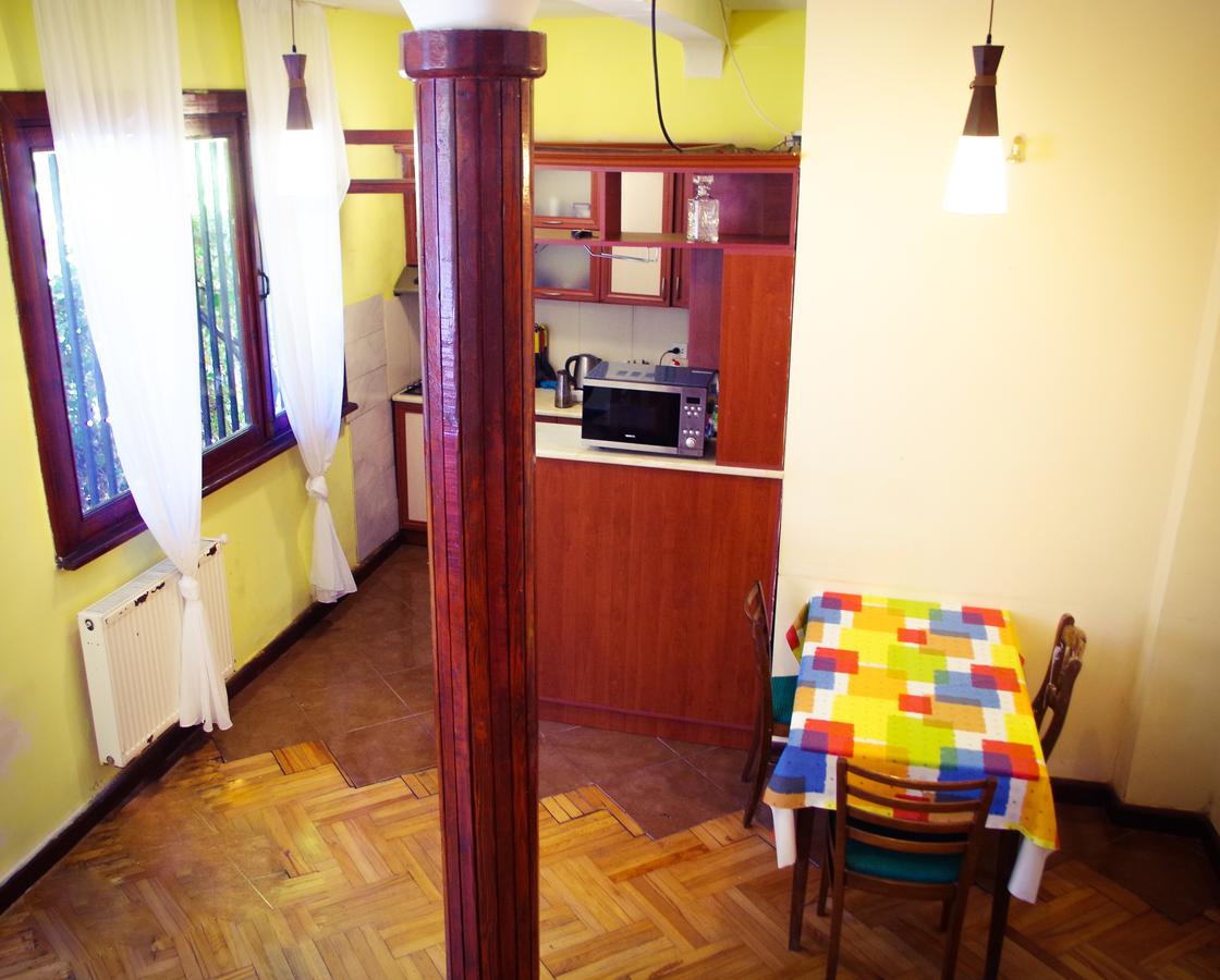 Patio Hostel Tbilisi ภายนอก รูปภาพ