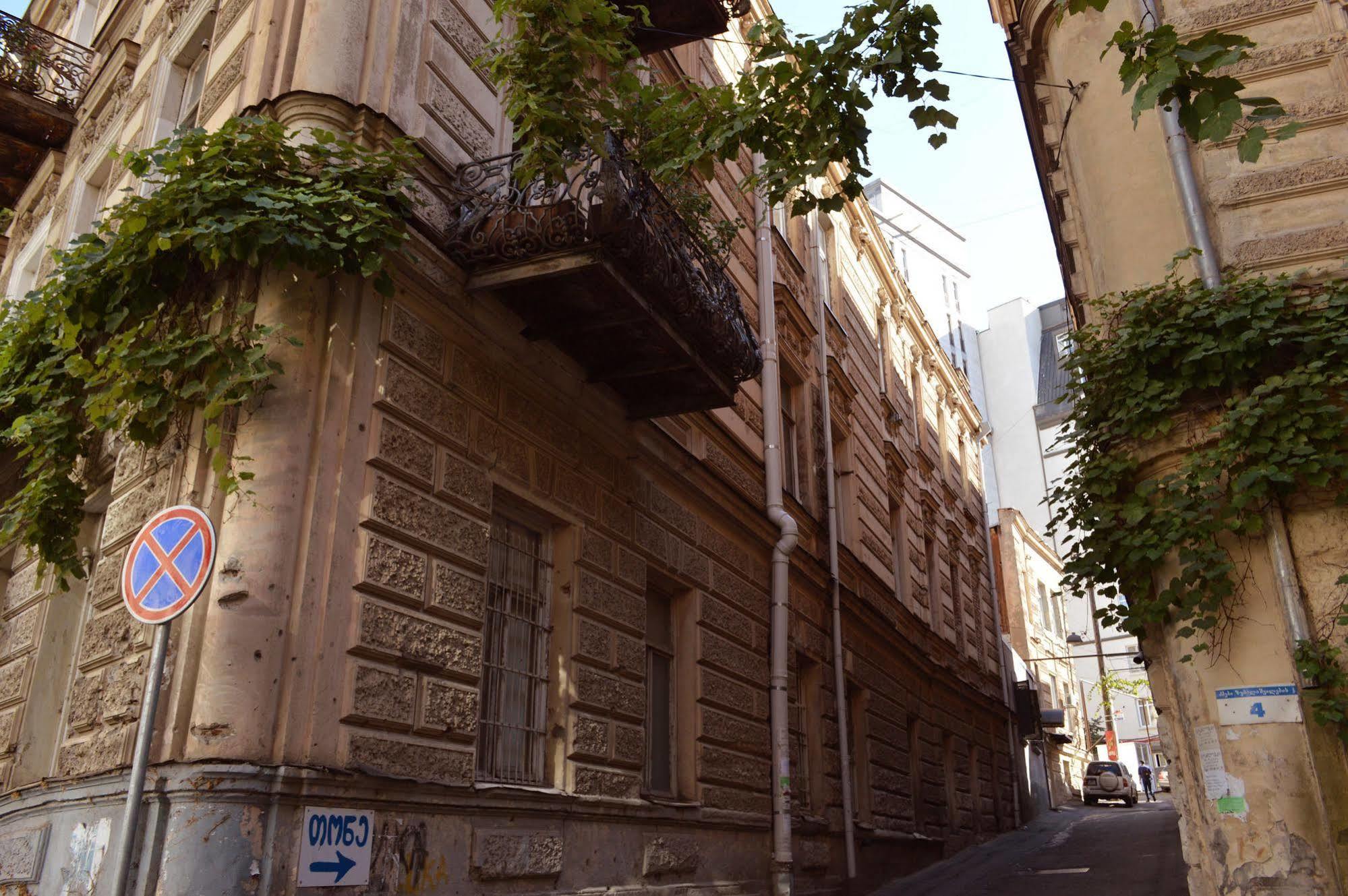 Patio Hostel Tbilisi ภายนอก รูปภาพ