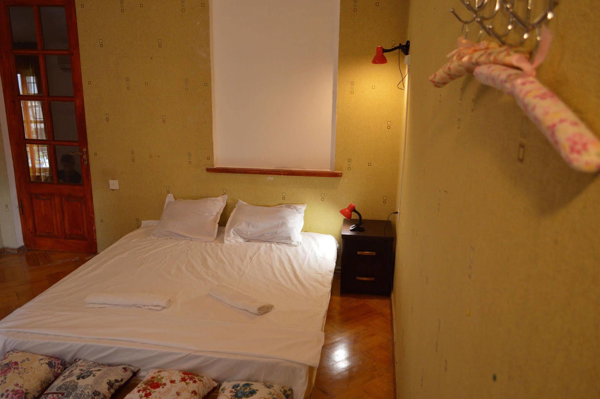 Patio Hostel Tbilisi ภายนอก รูปภาพ