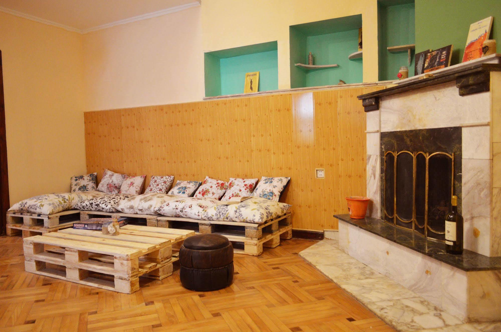 Patio Hostel Tbilisi ภายนอก รูปภาพ